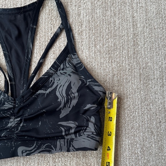 Gymshark Women’s Power Sports Bra Size XS Black Gray Marble Activewear - Picture 3 of 9